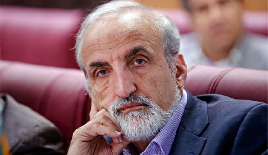 الوكالة الدولية للسرطان تمنح العالم الايراني ملك زاده وسام الشرف