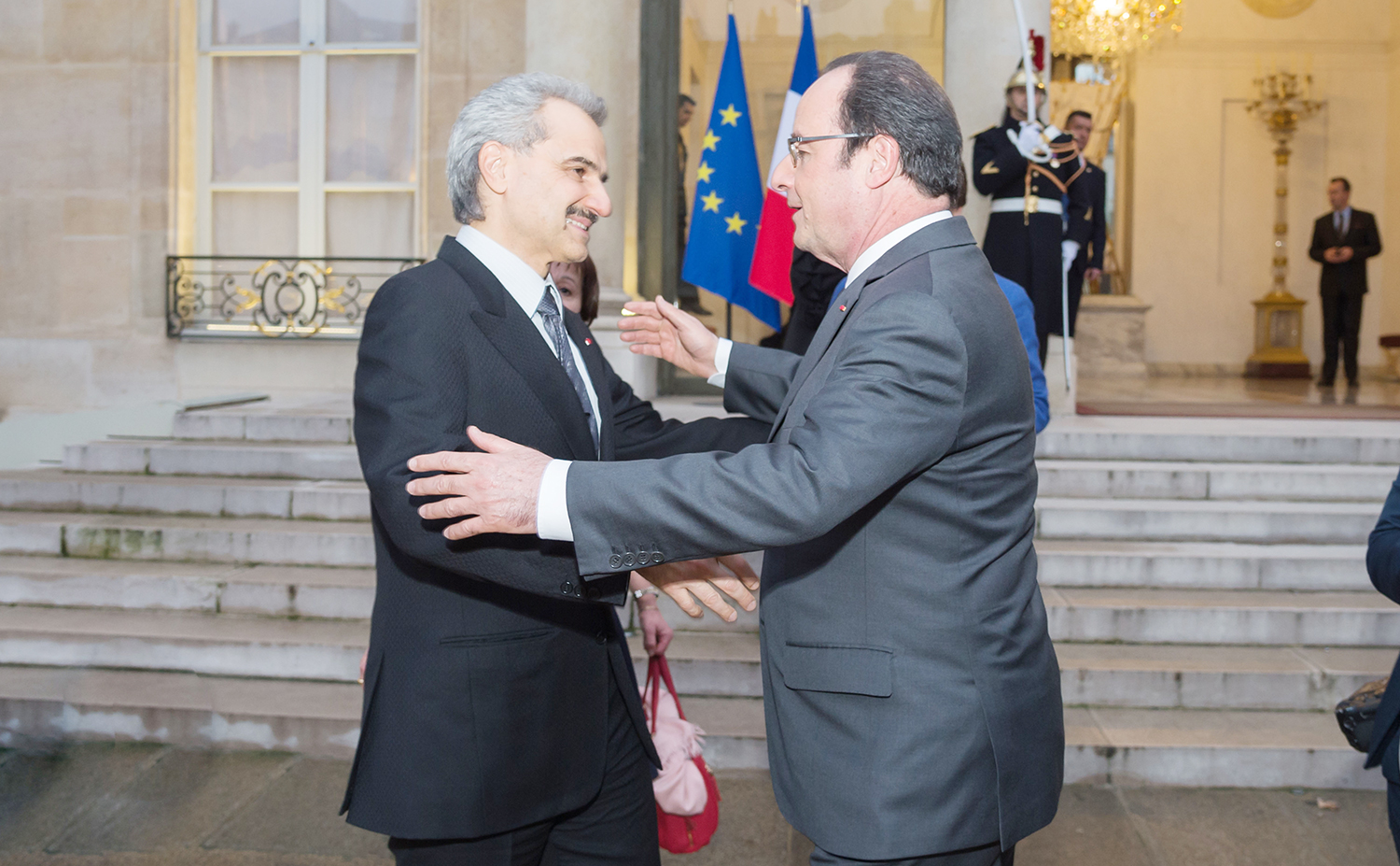 رئيسا فرنسا السابقين تدخلا لدى “بن سلمان” بشأن الوليد بن طلال وهكذا كان رده..!