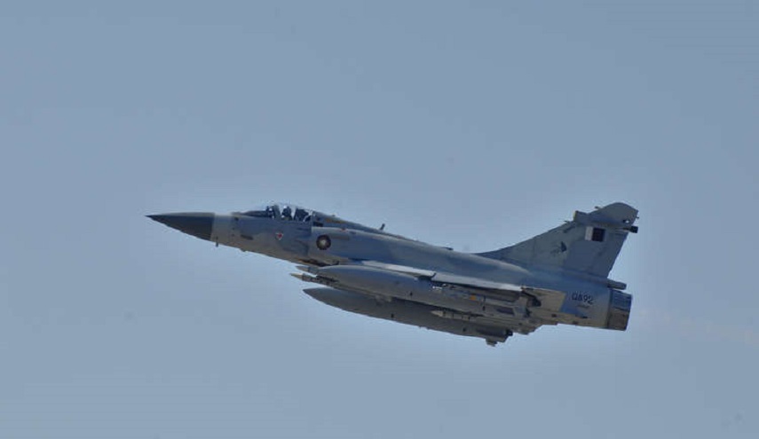 التوتر يتصاعد.. مقاتلة قطرية تتصدى لطائرة إماراتية !