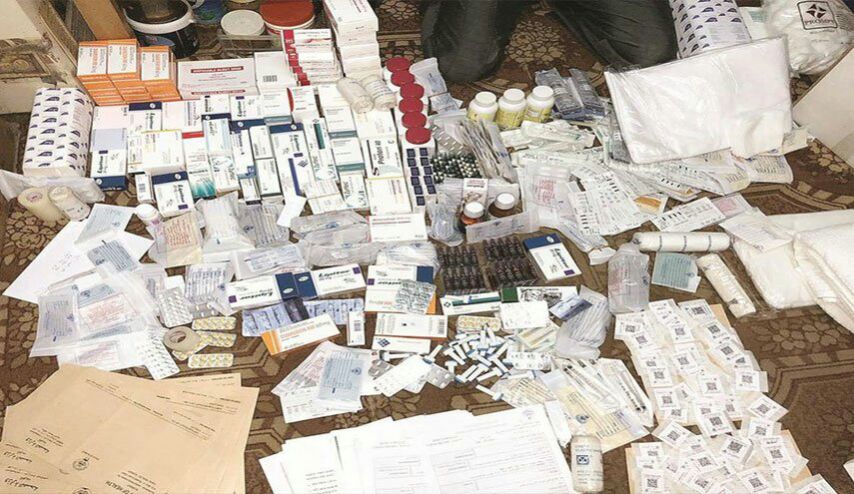 في الكويت.. فرّاش في الصباح وطبيب في المساء!!