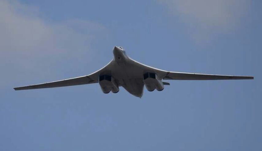 الدفاع الروسية تعلق على تحليق "البجعات البيض"