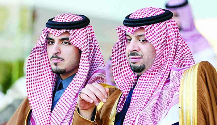 بعد اتصاله بقبائل موالية لـ”متعب”.. ميليشيا “السيف الأجرب” تقتحم قصر الأمير فيصل بن خالد بن سلطان