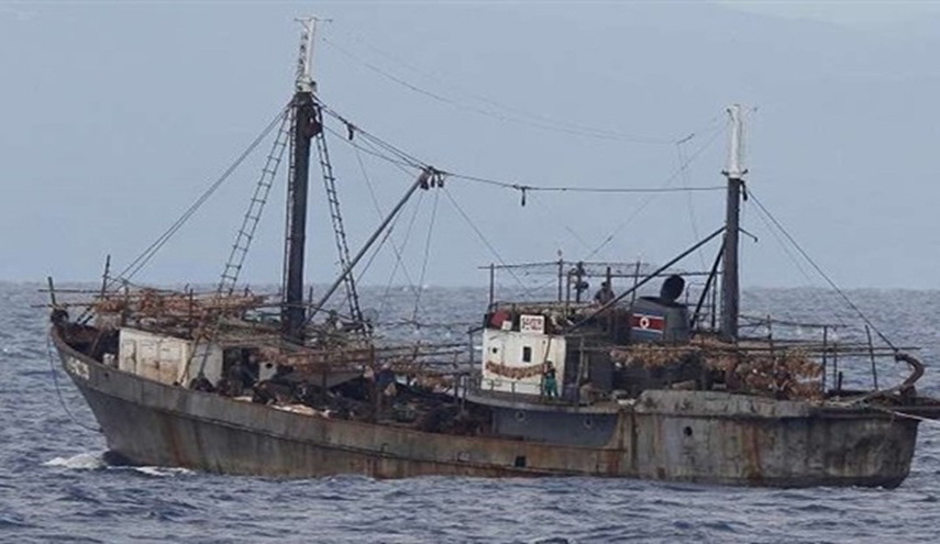 قارب كوري شمالي يجنح باتجاه الشواطئ اليابانية محملا بالجثث