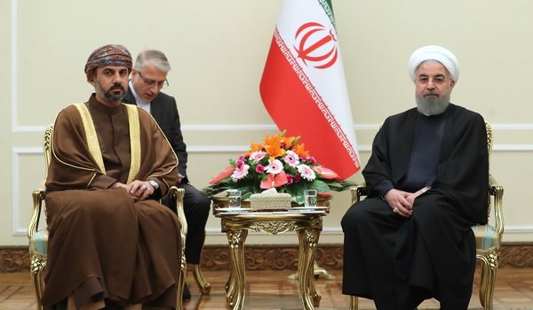 روحاني يستقبل رئيس برلمان عمان ويؤكد تعزيز التعاون مع مسقط