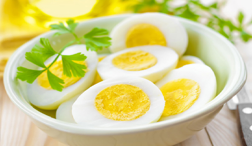 هذا ما يفعله تناول البيض بأعينكم و أدمغتكم!