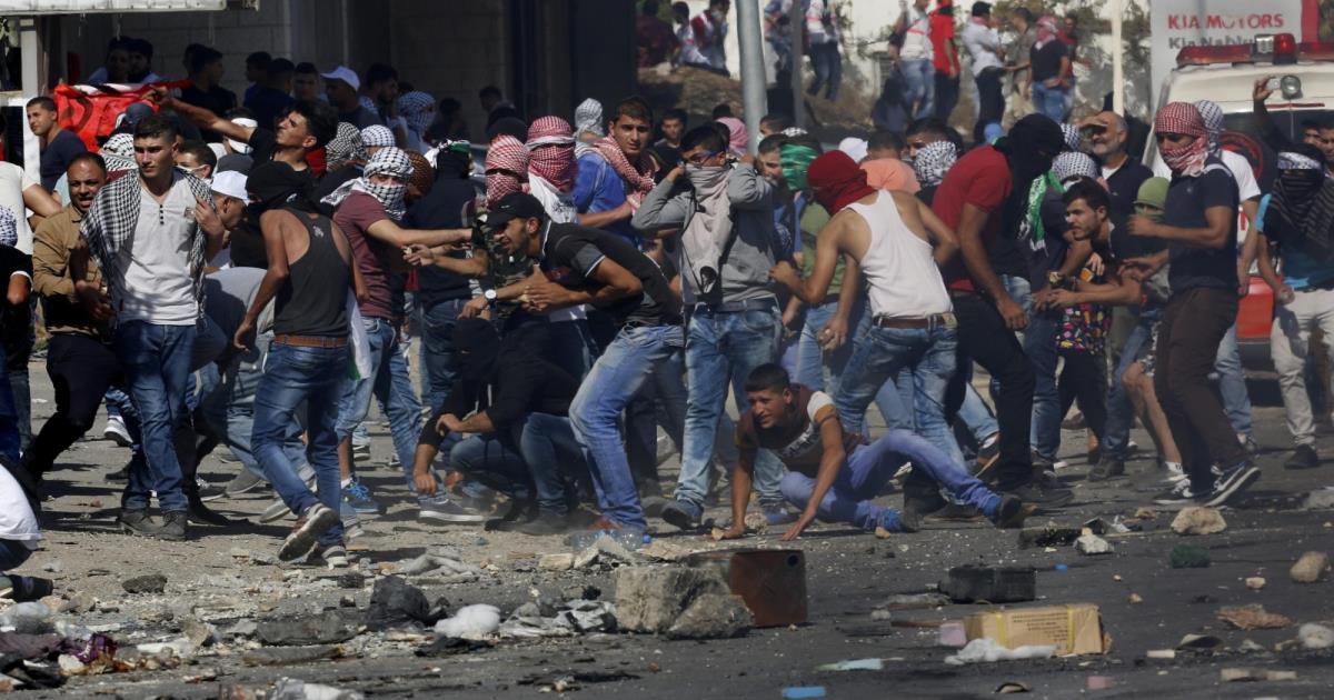 إصابة 8 فلسطينيين برصاص جيش الإحتلال