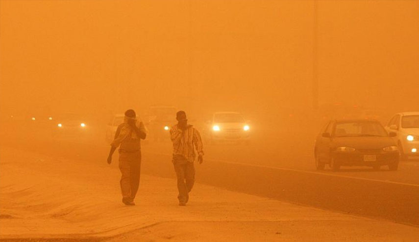 الأمام الخامنئي.. تخصيص 150 مليون دولار لمكافحة العواصف الترابية في خوزستان