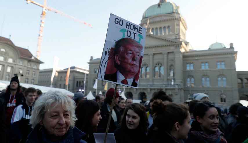 ترامب يواجه صيحات استهجان في دافوس.. والسبب؟!