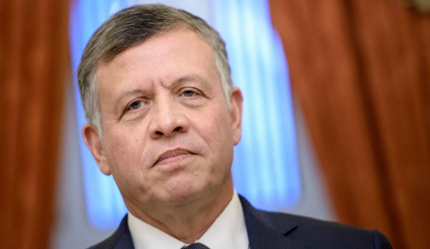 متقاعد عسكري يشعل مواقع التواصل بما قاله لملك الاردن