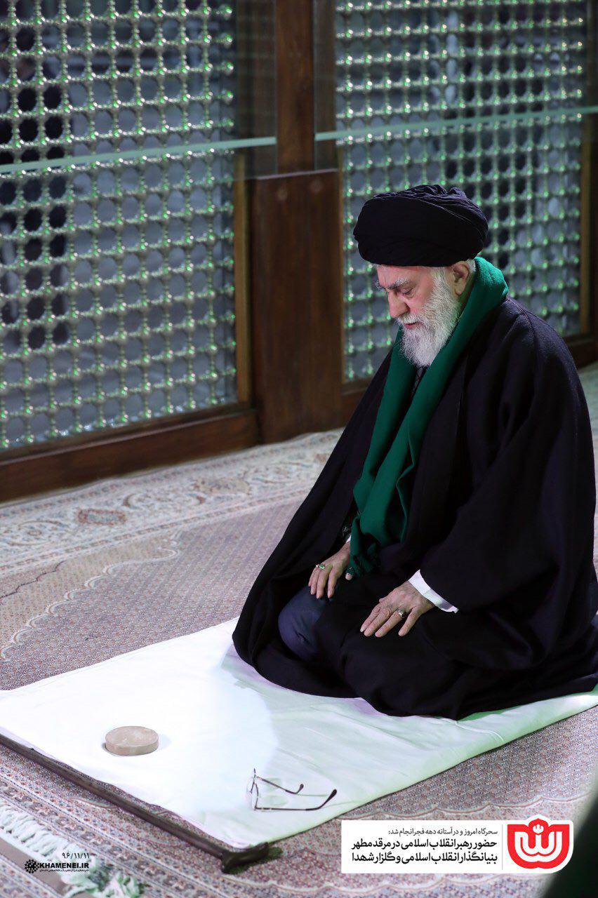 حضور رهبر انقلاب در مرقد مطهر بنيانگذار انقلاب اسلامي