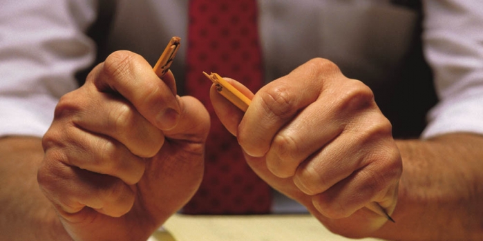 هل تعلم لماذا يكسر القاضي سن قلمه بعد الحكم بالاعدام؟