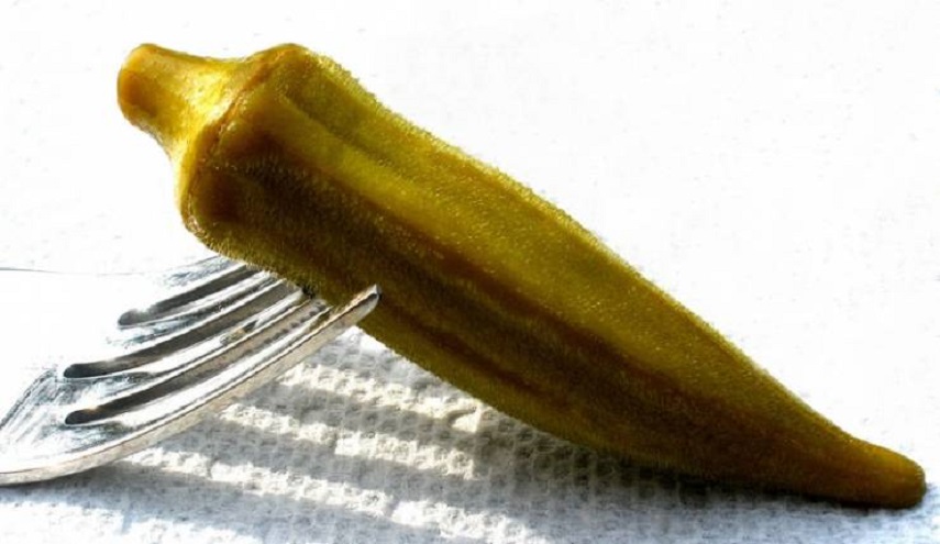 حيلة تمنع تكون الخيوط اللزجة أثناء طهو البامية