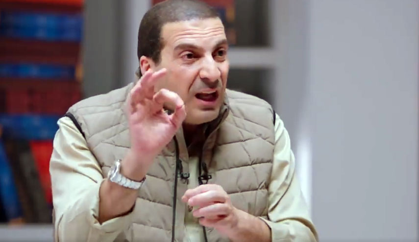 مستشهدا بالنجم الثاقب.. عمرو خالد يثير الجدل من جديد: الإنسان خُلق من “الإسمنت”!