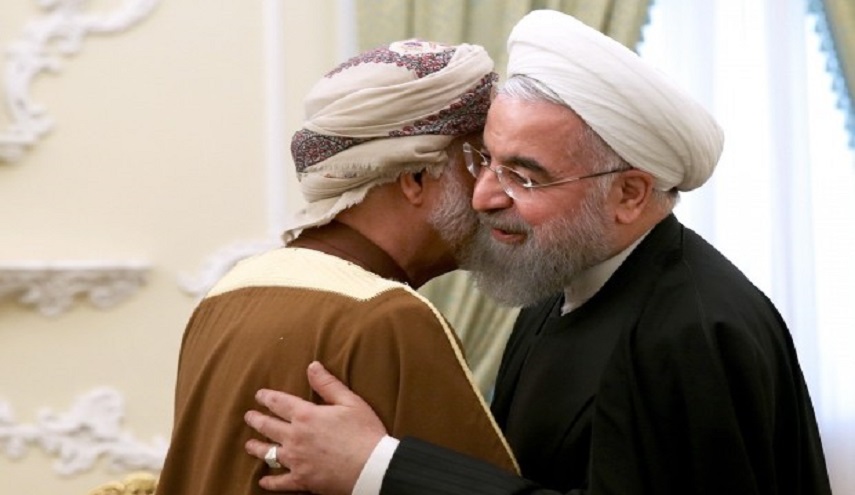 طهران ومسقط تؤكدان على ضرورة تعزيز العلاقات بين البلدين