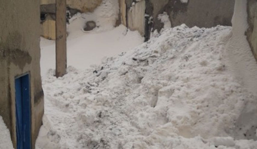 عاصفة ثلجية تهدد بكارثة +صور