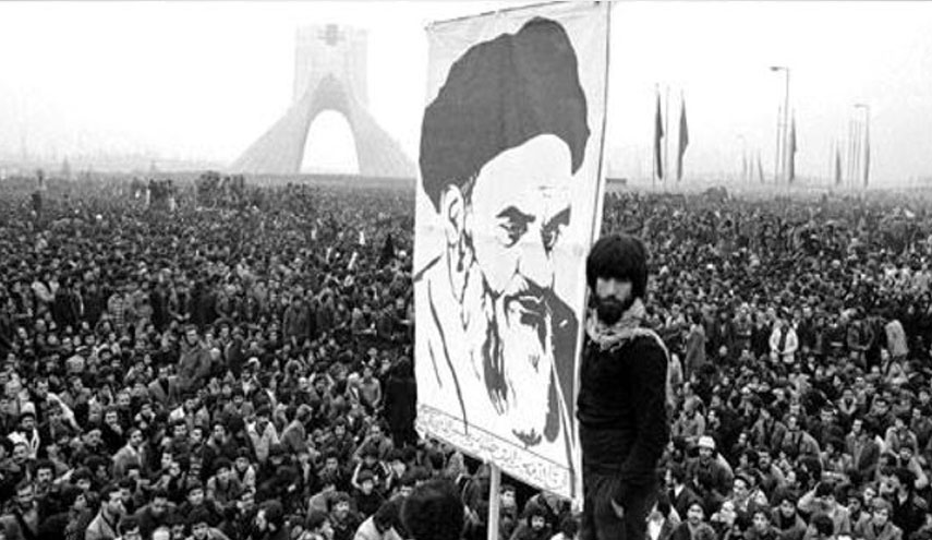 الثورة الإسلامية والتمسك الأسطوري بالثوابت