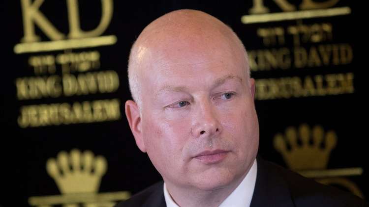 عباس تحت قصف مبعوث البيت الأبيض!