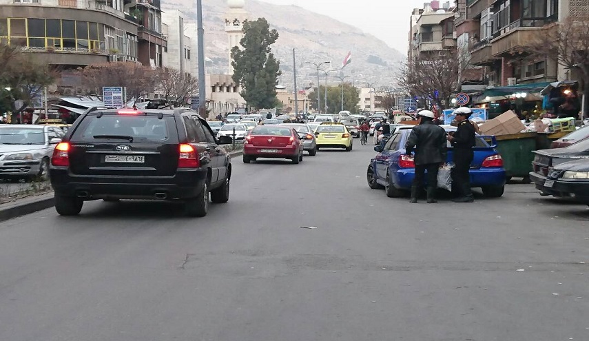 وزعت الحلوى.. ودمشق تحيي فرحة عارمة بإسقاط الـF16