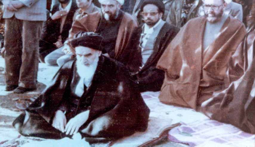 الشهيد مطهري: اكتشفت في الإمام الخميني ما زادني إيمانا وحيرة...