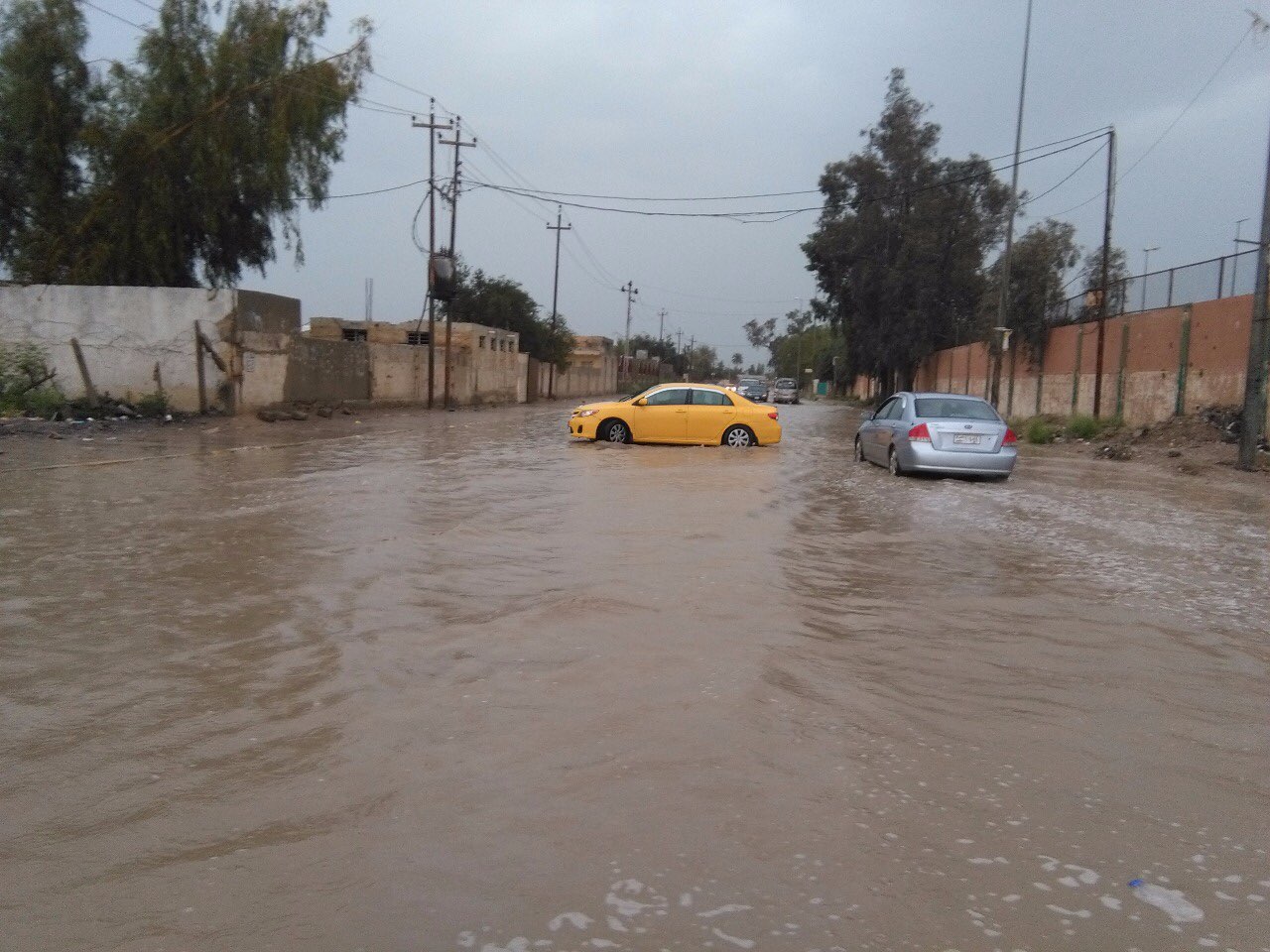 بالصورة.. غرق اقدم مبنى في بعقوبة انشأ منذ الحقبة العثمانية