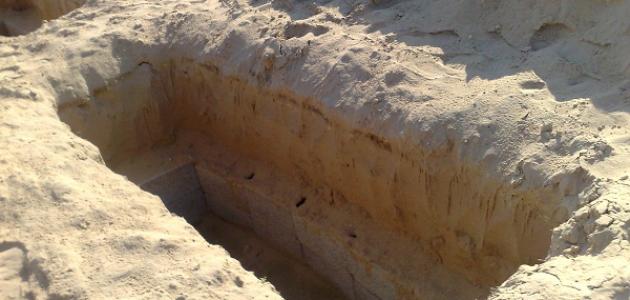 ماذا يحدث بعد الموت في القبر ؟