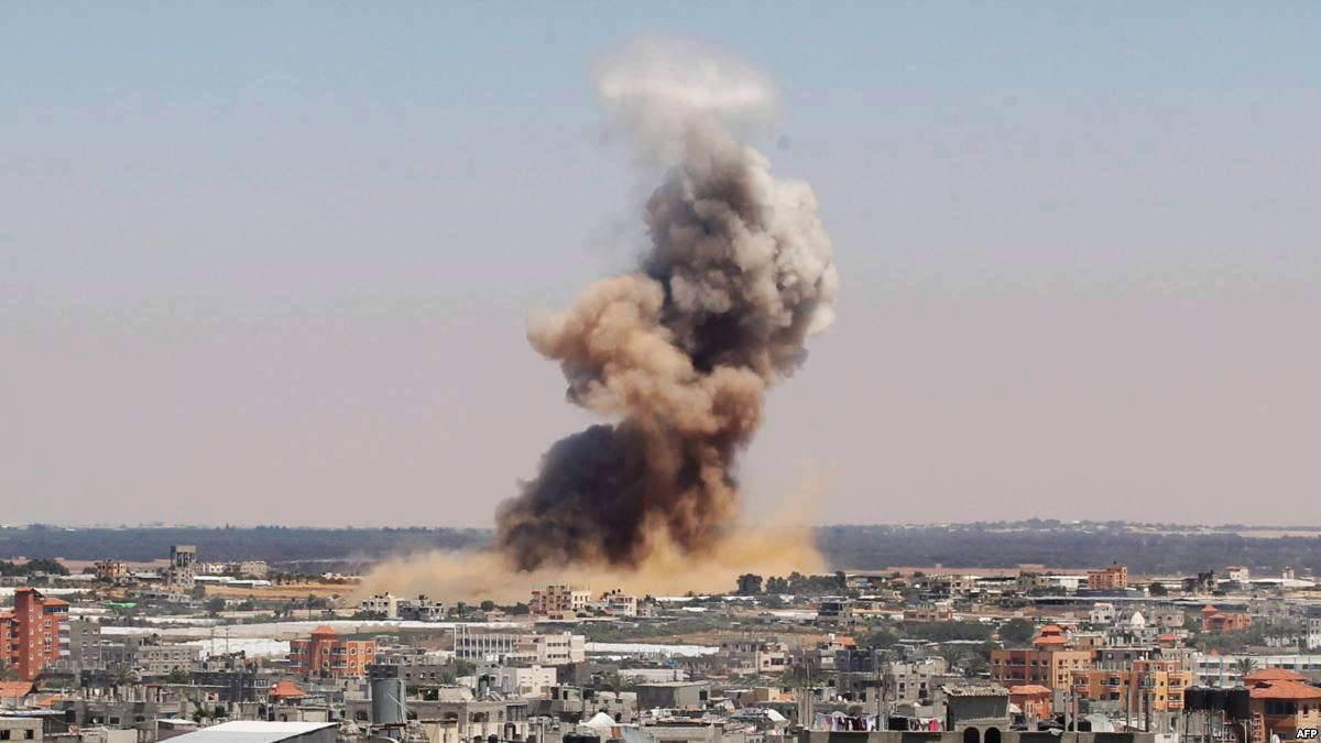 طيران الاحتلال الإسرائيلي يقصف جنوب غزة بـ10 صواريخ
