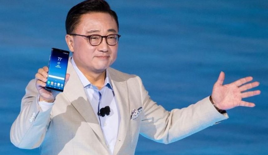 بالصور/ منافسا لـ" ابل".. سامسونج تطلق هاتفها الجديد: جالاكسي S9