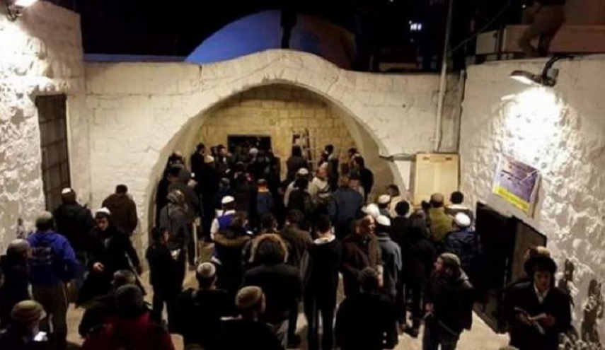 تفجر المواجهات بعد اقتحام المستوطنين قبر النبي يوسف عليه السلام