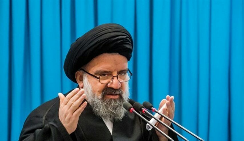خطيب جمعة طهران: السعودية تستهدف قوافل المساعدات الانسانية في اليمن..البحرين تحول الى سجن كبير