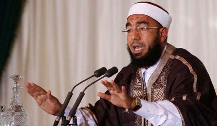 داعية تونسي لـ”السعودية والإمارات”: “لن نكون عبيدا كشعوبكم التي تعبد طغاتها”