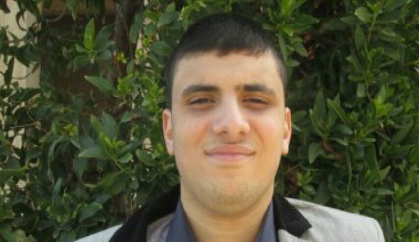 محمد يحفظ القرآن كاملا عن طريق إذاعة القرآن الكريم