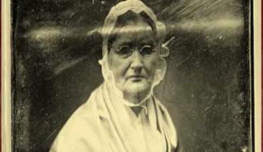 حبست ابنتها في غرفة مدة 25 سنة.. و ما اكتشفته الشرطة كان فظيعاً!