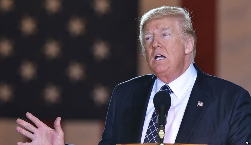 شاهد دونالد ترامب عاريا على غلاف مجلة أمريكية!