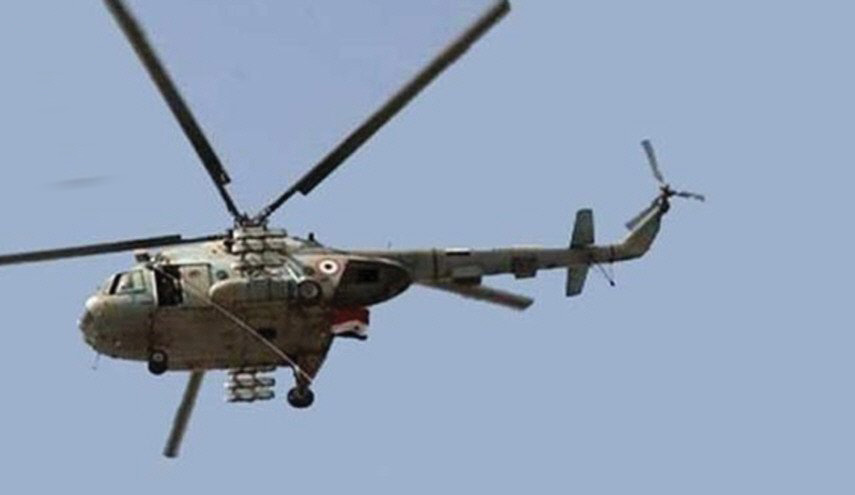 بالصور.. إطلاق صاروخ على مروحية سورية فوق الغوطة.. التفاصيل