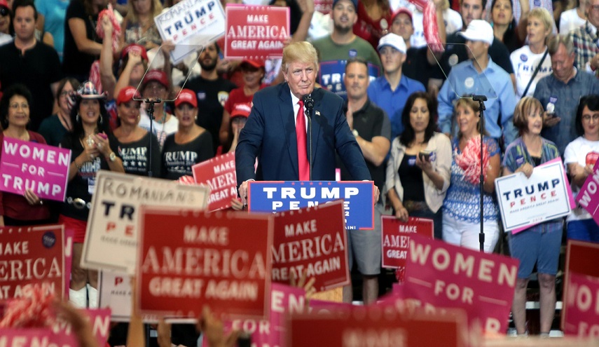 حملة ترامب تسطو على بيانات 50 مليون مستخدم لفيسبوك