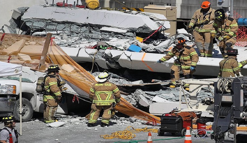 بالصور.. ارتفاع حصيلة القتلى بانهيار جسر في فلوريدا