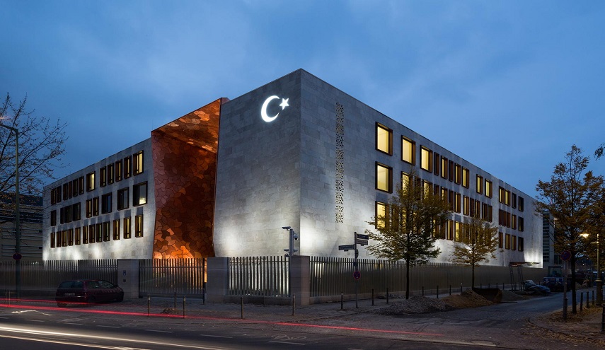 هجوم بقنابل البنزين على السفارة التركية بالدنمارك