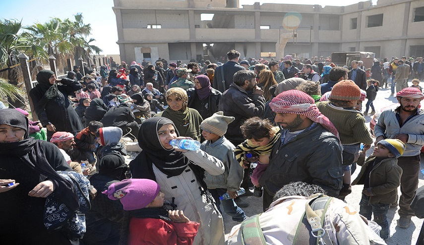 خروج 3500 مدني من الغوطة الشرقية تحت حماية الجيش السوري 