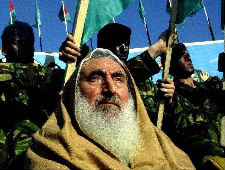 امروز چهاردهمين سالروز شهادت شيخ احمد ياسين بنيانگذار جنبش حماس است