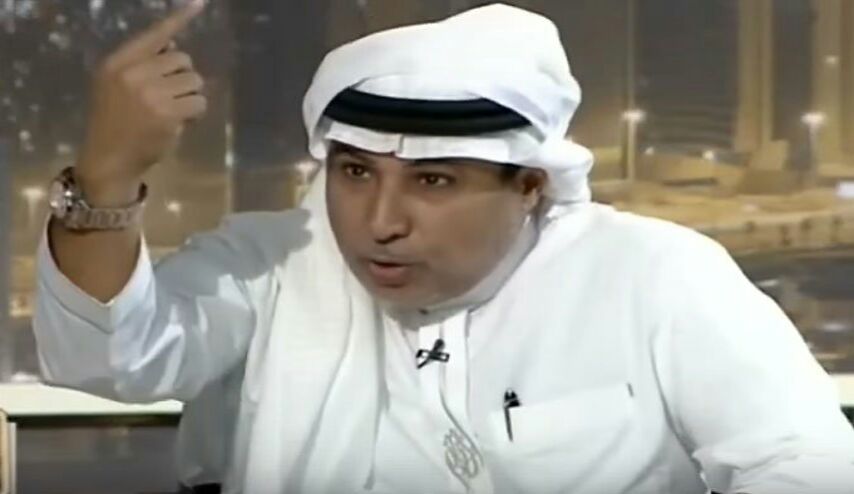 إعلامي معروف ترك جنازة والدته لمرافقة ولي العهد بأمريكا!..ماذا قيل عنه؟