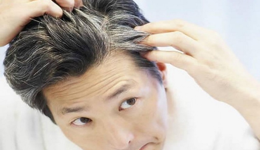  5 وصفات تمنع ظهور الشيب المبكر بالشعر.. منها الشاي