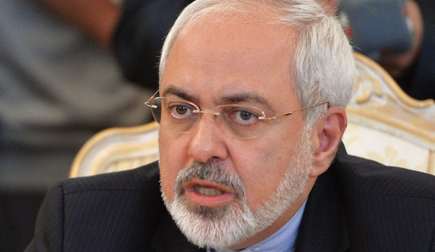 ظريف يجري لقاءات ومشاورات مع بعض المشاركين في مؤتمر باكو