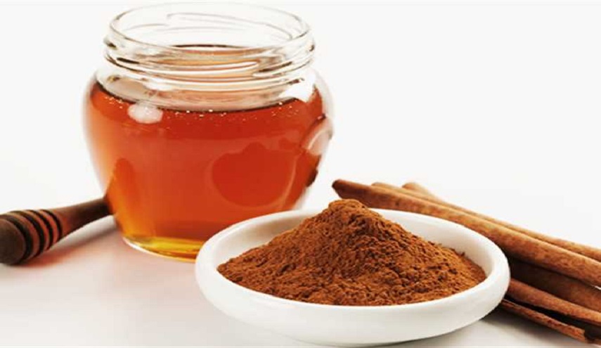 العسل مع القرفة.. خليط سحري يعالج 7 مشاكل