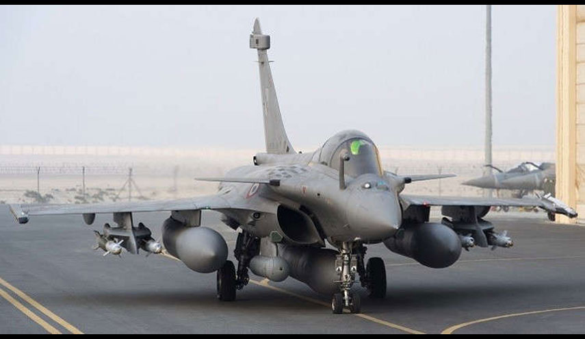 لوفيغارو: مقاتلات فرنسية تتأهب في انتظار قرار لتوجيه ضربات ضد سوريا