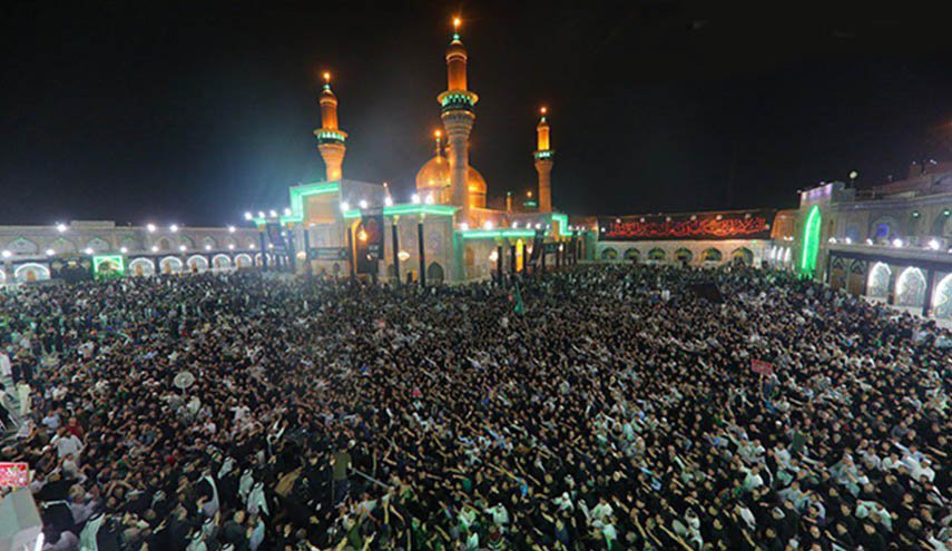 صور رائعة .. ليلة مليئة بالمطر والخشوع في حرم الامام الكاظم (ع)