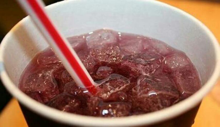 لن تضعوا أبداً قطع الثلج في مشروباتكم..بعد قراءة هذا الخبر