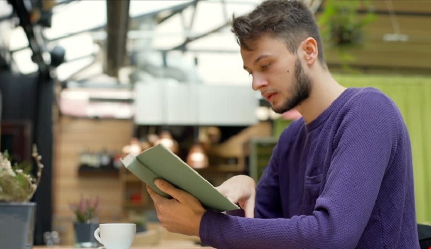 ما الفرق بين العلم الهادي و العلم المضل؟