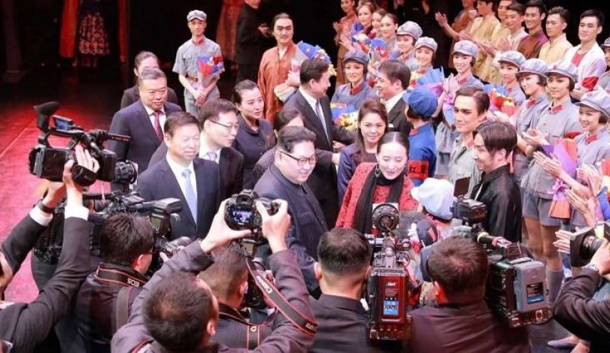 كيم يحضر وعقيلته في إحتفالية صينية في بيونغ يانغ