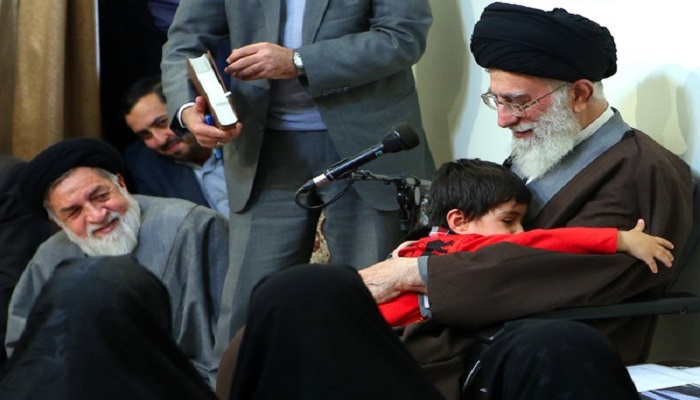 الامام الخامنئي : نظرتنا للاخوة الـ"هزارة" نظرة اكرام وإجلال