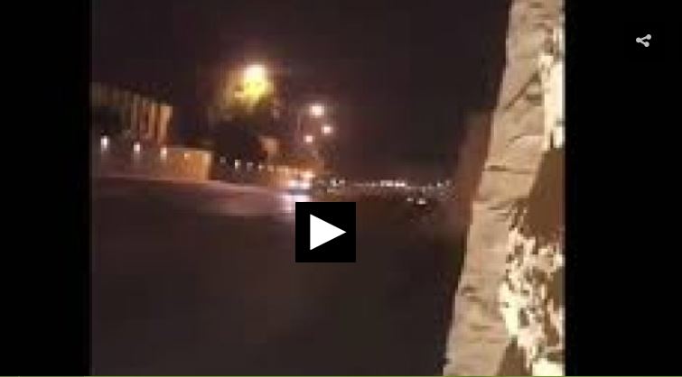 الرياض تشتعل... شاهد بالفيديو.. إطلاق نار كثيف بالقرب من القصر الملكي السعودي بالرياض